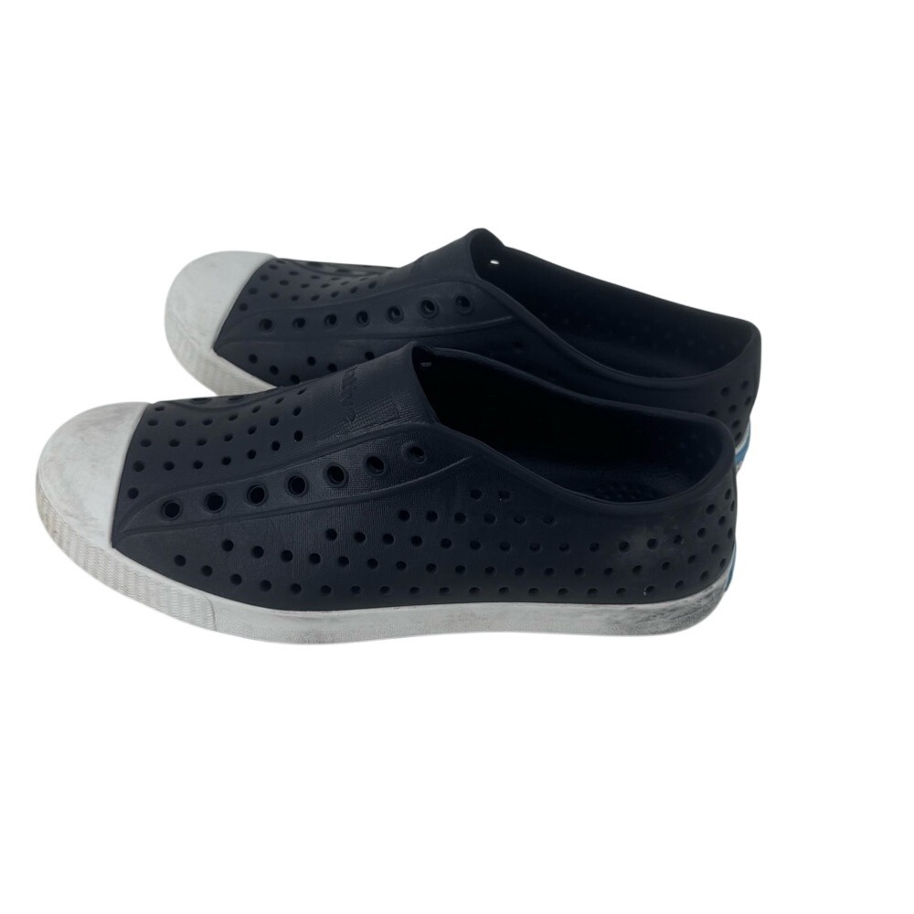 Native‎ Kids Shoes in Black and White - Picture 5 of 8